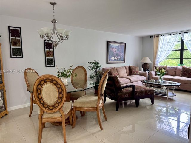 10850 N Kendall Drive 414, Miami, FL 33176