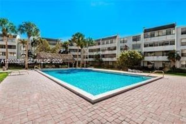 10850 N Kendall Drive 414, Miami, FL 33176