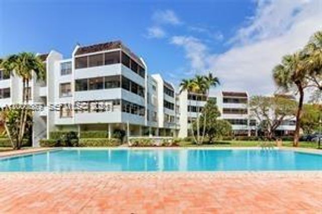 10850 N Kendall Drive 414, Miami, FL 33176