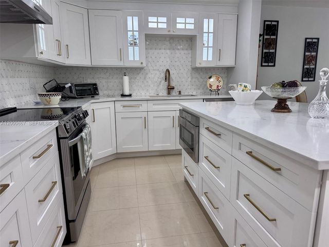 10850 N Kendall Drive 414, Miami, FL 33176