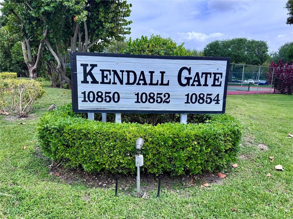 10850 N Kendall Drive 414, Miami, FL 33176