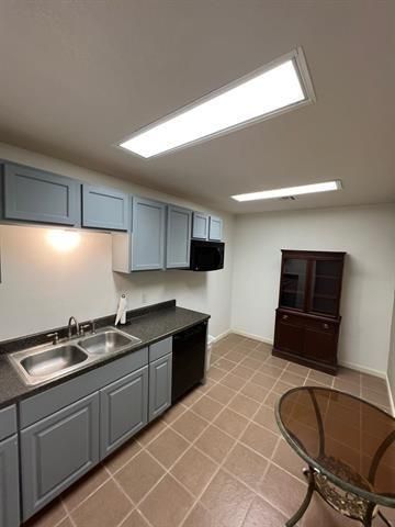 445 W Railroad Avenue, China, TX 77613