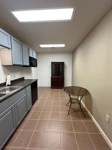 445 W Railroad Avenue, China, TX 77613