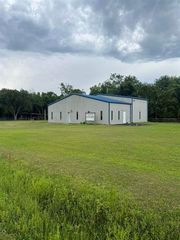 445 W Railroad Avenue, China, TX 77613