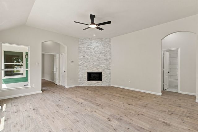 1401 Live Oak Lane, Savannah, TX 76227