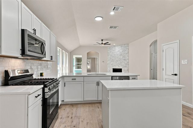 1401 Live Oak Lane, Savannah, TX 76227