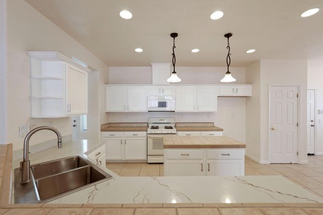 3243 Bryant Dr, Stockton, CA 95212