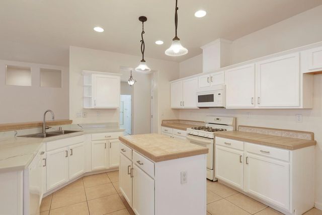 3243 Bryant Dr, Stockton, CA 95212