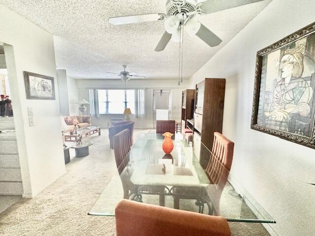 Image 5 of property listing at 202 Brighton E, Boca Raton, FL 33434