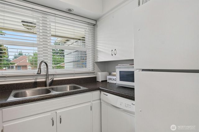 306 Douglas Street, Longview, WA 98632