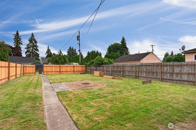 306 Douglas Street, Longview, WA 98632