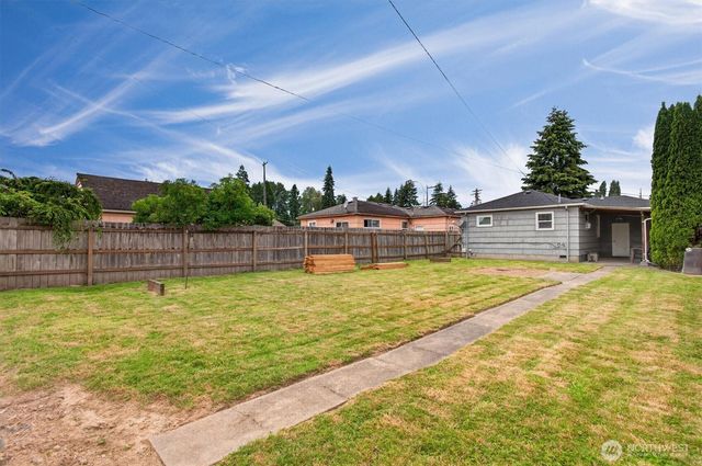 306 Douglas Street, Longview, WA 98632