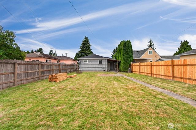 306 Douglas Street, Longview, WA 98632