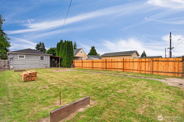 306 Douglas Street, Longview, WA 98632