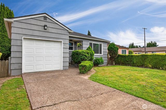 306 Douglas Street, Longview, WA 98632