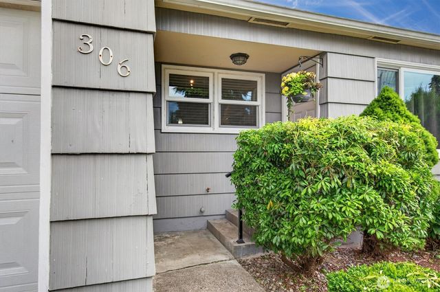 306 Douglas Street, Longview, WA 98632