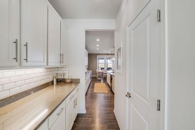 5545 Garland Lane N, Plymouth, MN 55446