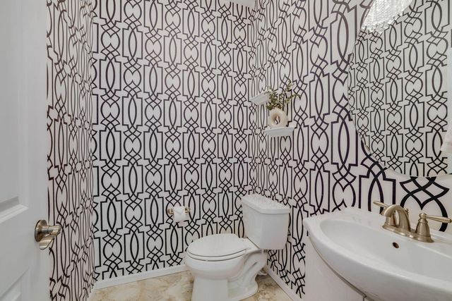 5545 Garland Lane N, Plymouth, MN 55446