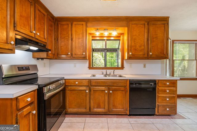 1544 Pine Creek Way, Lawrenceville, GA 30043