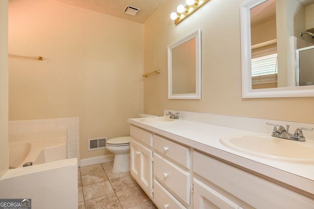 1544 Pine Creek Way, Lawrenceville, GA 30043