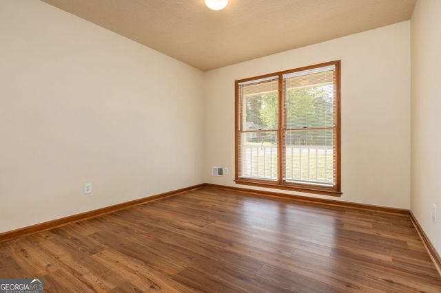 1544 Pine Creek Way, Lawrenceville, GA 30043