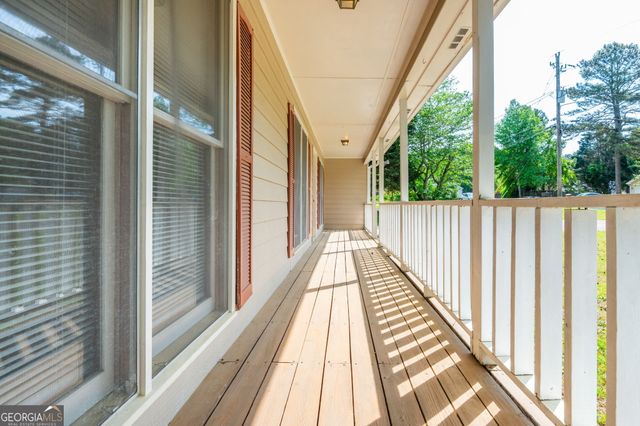 1544 Pine Creek Way, Lawrenceville, GA 30043