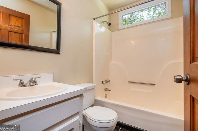1544 Pine Creek Way, Lawrenceville, GA 30043