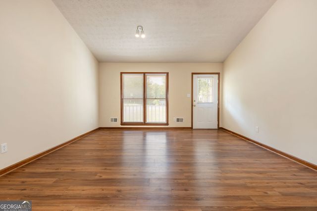 1544 Pine Creek Way, Lawrenceville, GA 30043