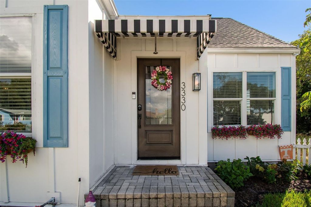 Image 3 of property listing at 3330 8TH AVENUE N, St Petersburg, FL 33713