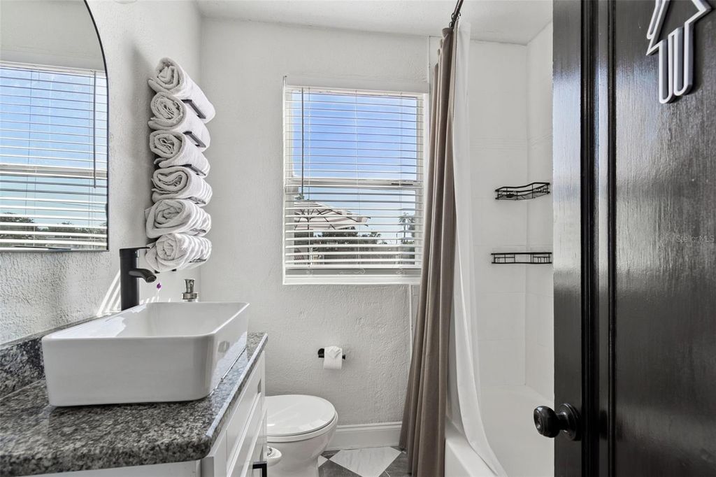 Image 27 of property listing at 3330 8TH AVENUE N, St Petersburg, FL 33713