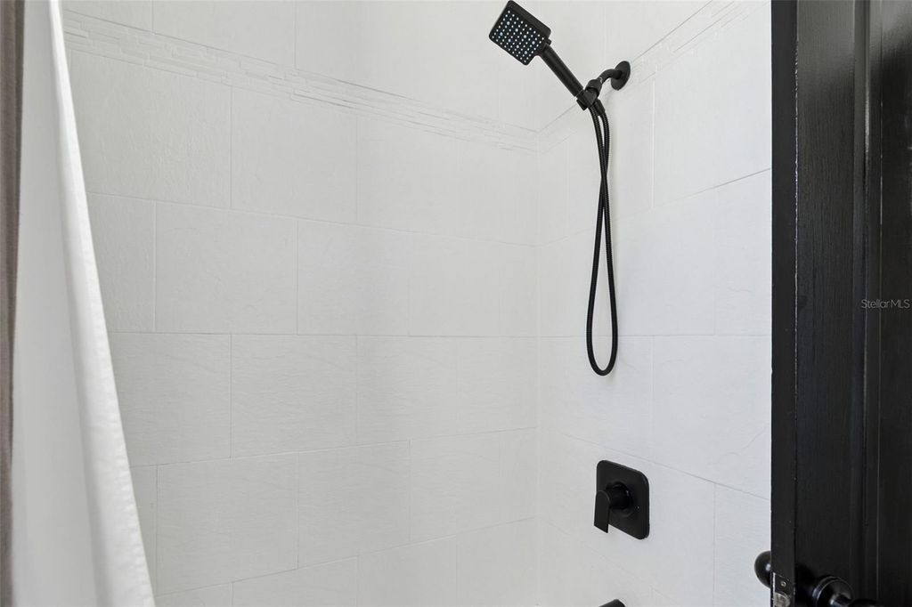 Image 28 of property listing at 3330 8TH AVENUE N, St Petersburg, FL 33713