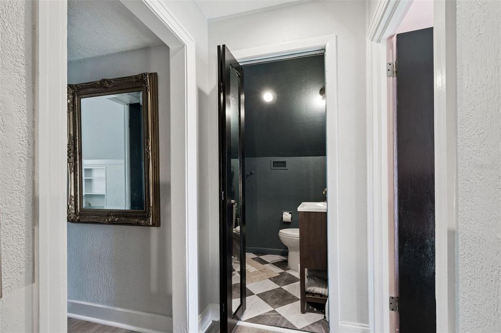 Image 32 of property listing at 3330 8TH AVENUE N, St Petersburg, FL 33713