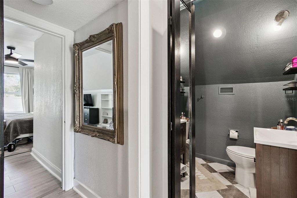 Image 33 of property listing at 3330 8TH AVENUE N, St Petersburg, FL 33713