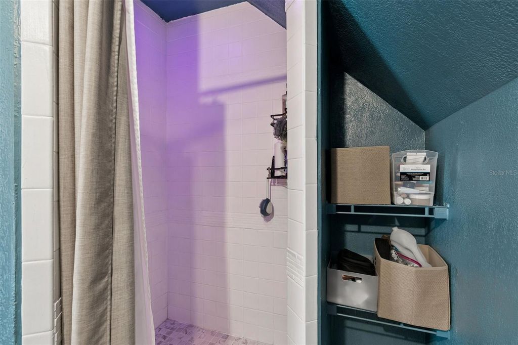 Image 35 of property listing at 3330 8TH AVENUE N, St Petersburg, FL 33713