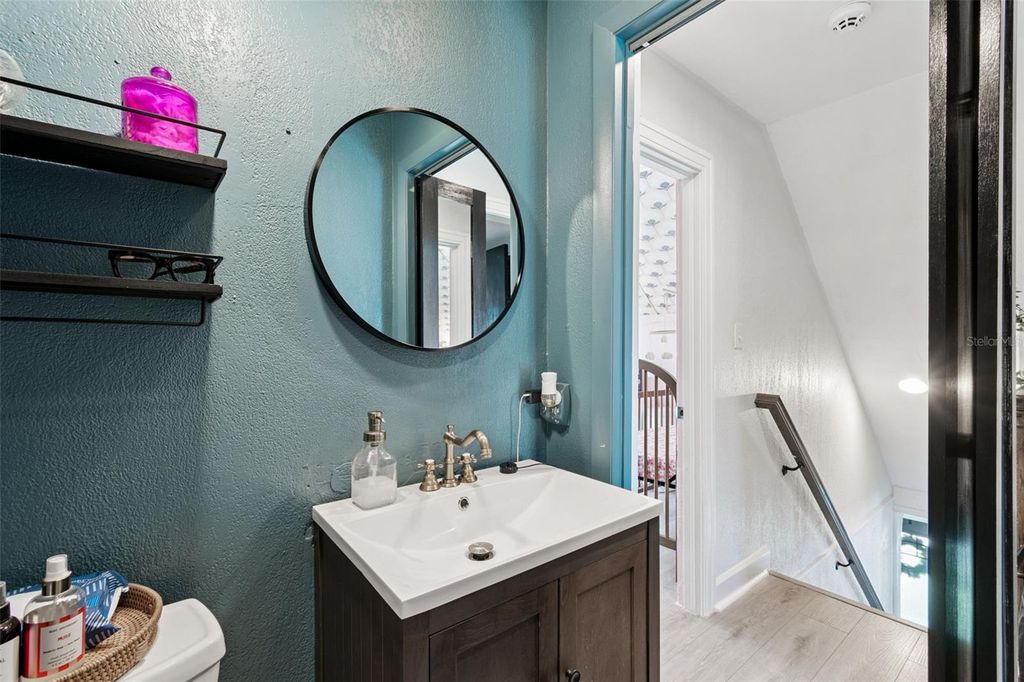 Image 36 of property listing at 3330 8TH AVENUE N, St Petersburg, FL 33713