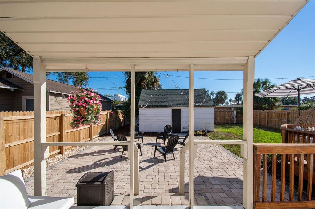 Image 46 of property listing at 3330 8TH AVENUE N, St Petersburg, FL 33713