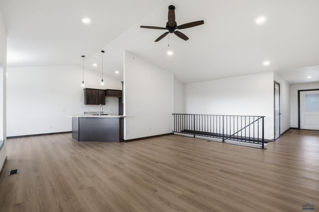 3053 HOEFER AVE, Rapid City, SD 57701