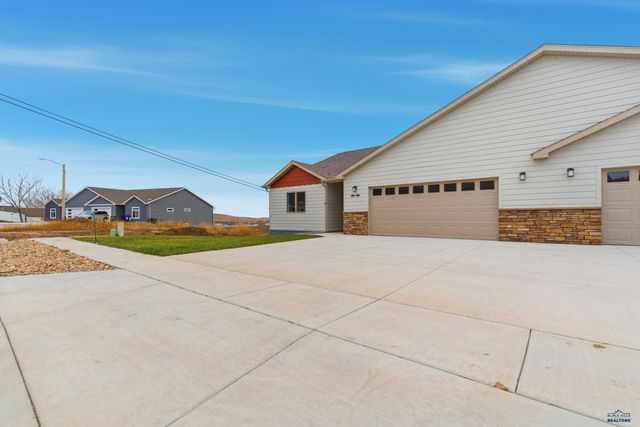 3053 HOEFER AVE, Rapid City, SD 57701