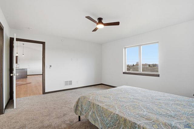 3053 HOEFER AVE, Rapid City, SD 57701