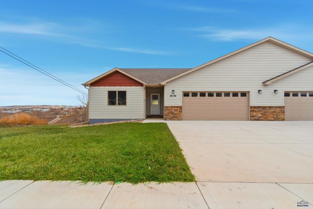 3053 HOEFER AVE, Rapid City, SD 57701