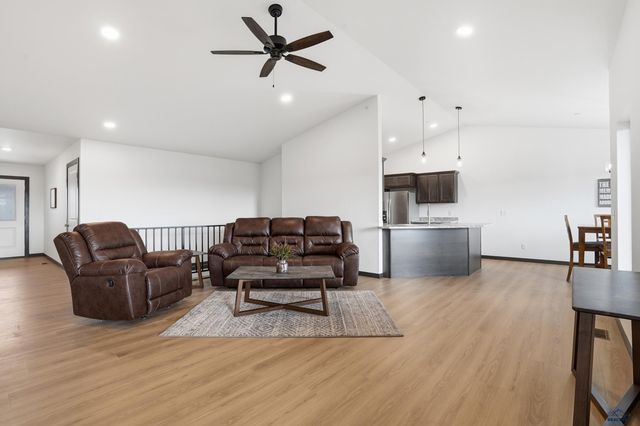 3053 HOEFER AVE, Rapid City, SD 57701