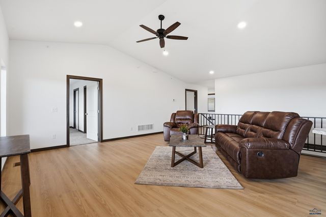 3053 HOEFER AVE, Rapid City, SD 57701