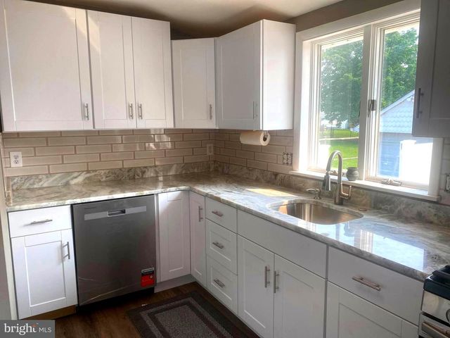 516 SUMMIT AVE, Westville, NJ 08093