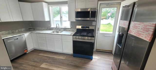 516 SUMMIT AVE, Westville, NJ 08093