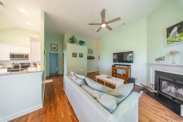 359 Kingston Lane, Mount Pleasant, SC 29464