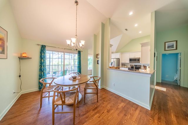 359 Kingston Lane, Mount Pleasant, SC 29464