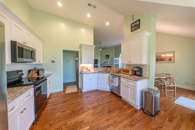 359 Kingston Lane, Mount Pleasant, SC 29464