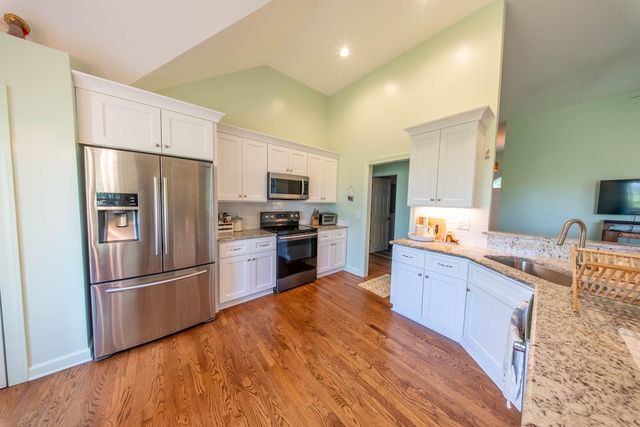 359 Kingston Lane, Mount Pleasant, SC 29464