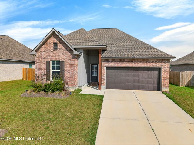 11402 Crystal Lake Drive, Gulfport, MS 39503