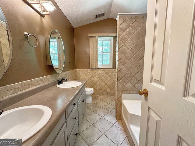 112 Greenbriar Trail, Lagrange, GA 30241